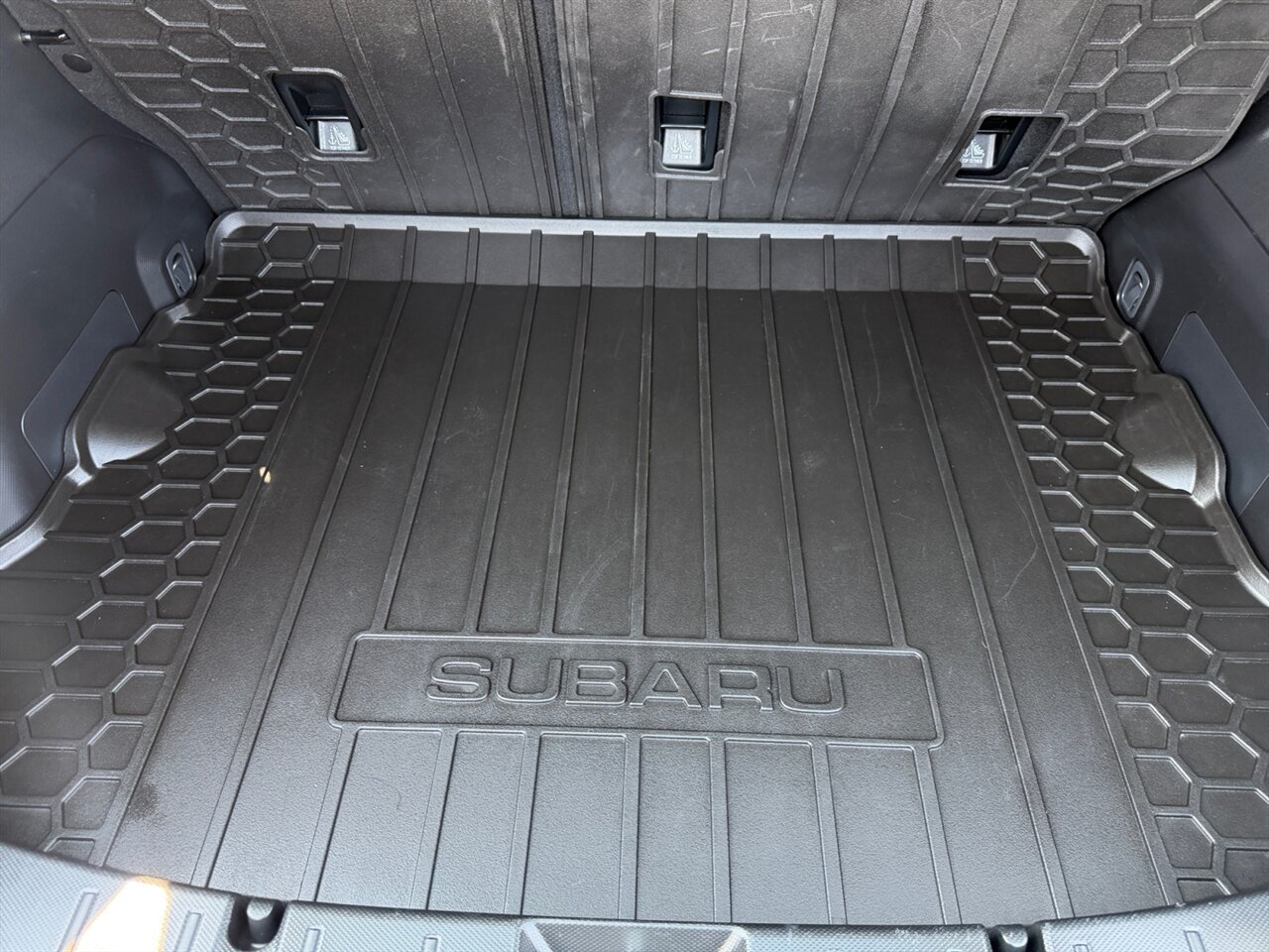 2023 Subaru Crosstrek Sport in White — thumbnail 20 of 21