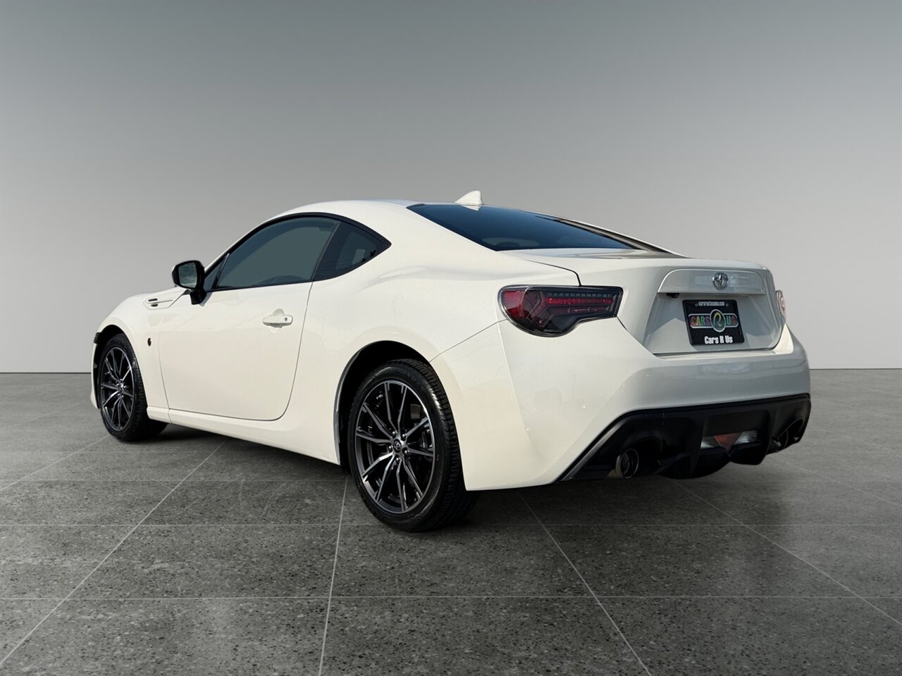 2017 Toyota 86 Base in White — photo 3 of 24