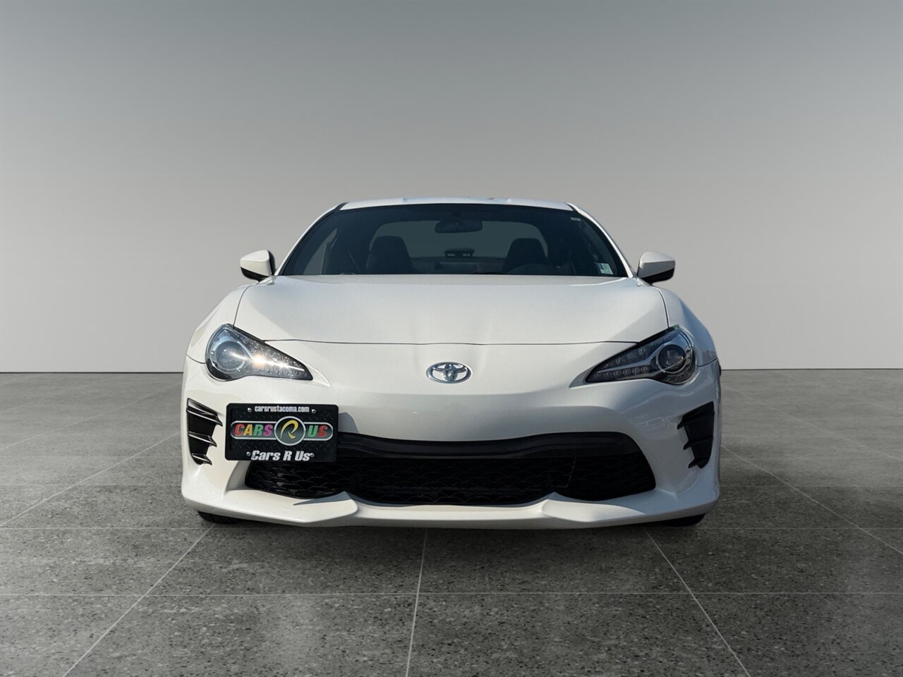 2017 Toyota 86 Base in White — thumbnail 9 of 24