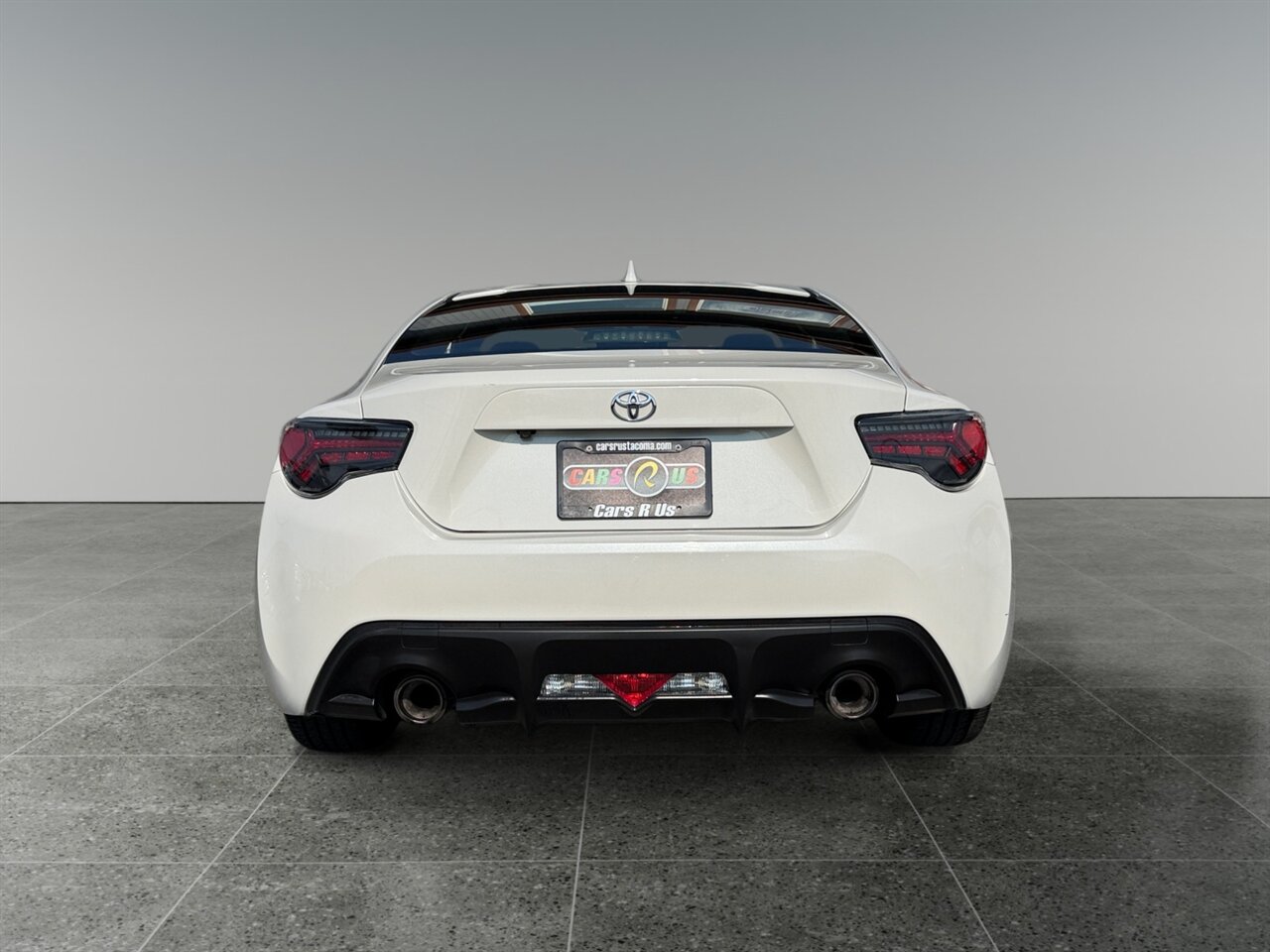 2017 Toyota 86 Base in White — photo 5 of 24