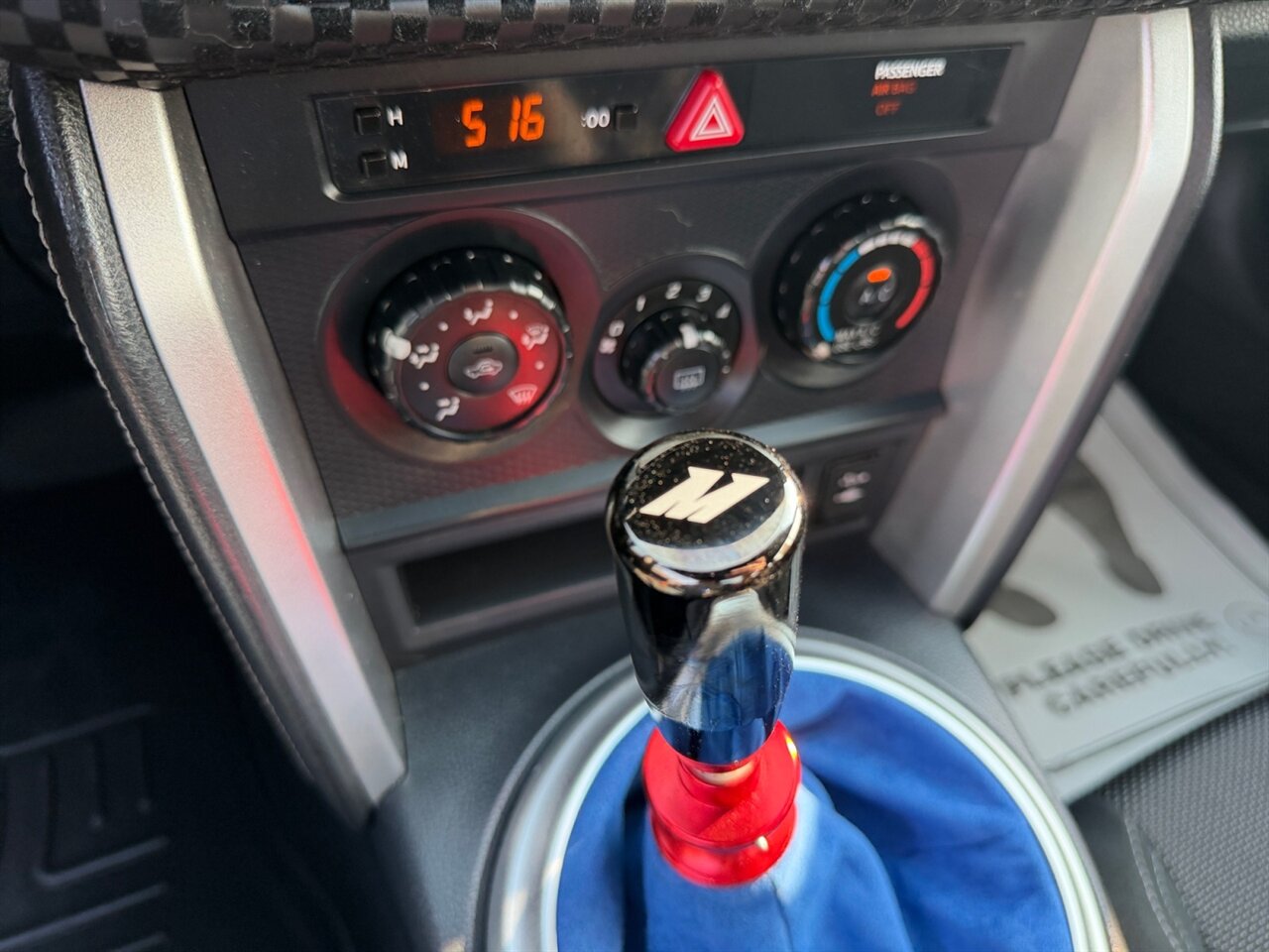 2017 Toyota 86 Base in White — thumbnail 21 of 24