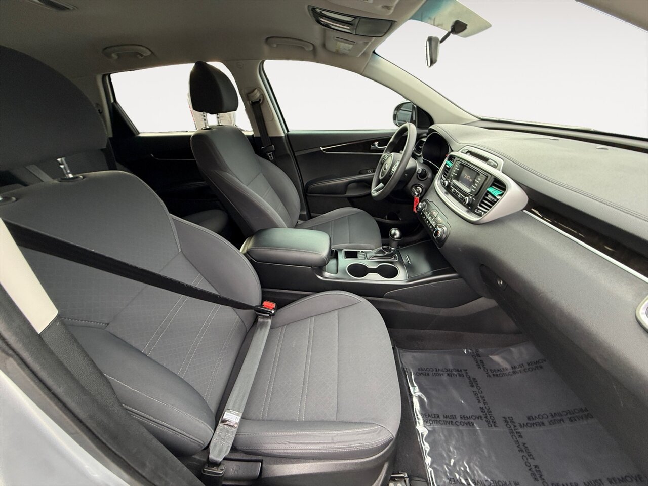 2018 Kia Sorento L in Silver — thumbnail 16 of 24