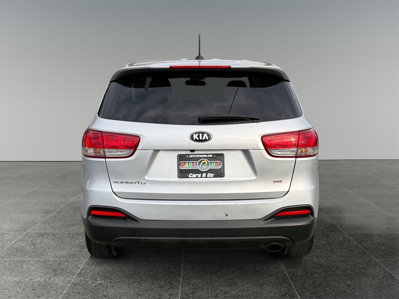 2018 Kia Sorento L in Silver — photo 5 of 24