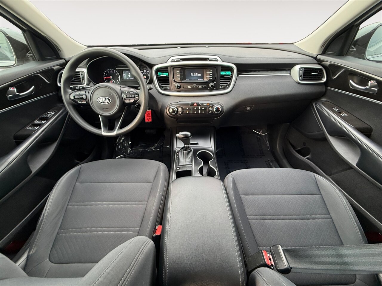 2018 Kia Sorento L in Silver — thumbnail 11 of 24