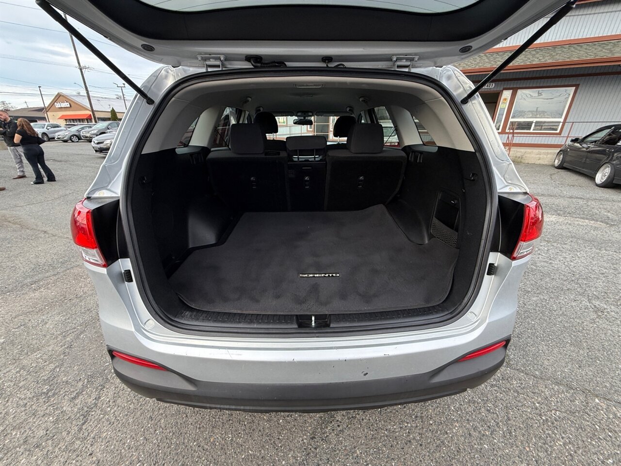 2018 Kia Sorento L in Silver — thumbnail 20 of 24