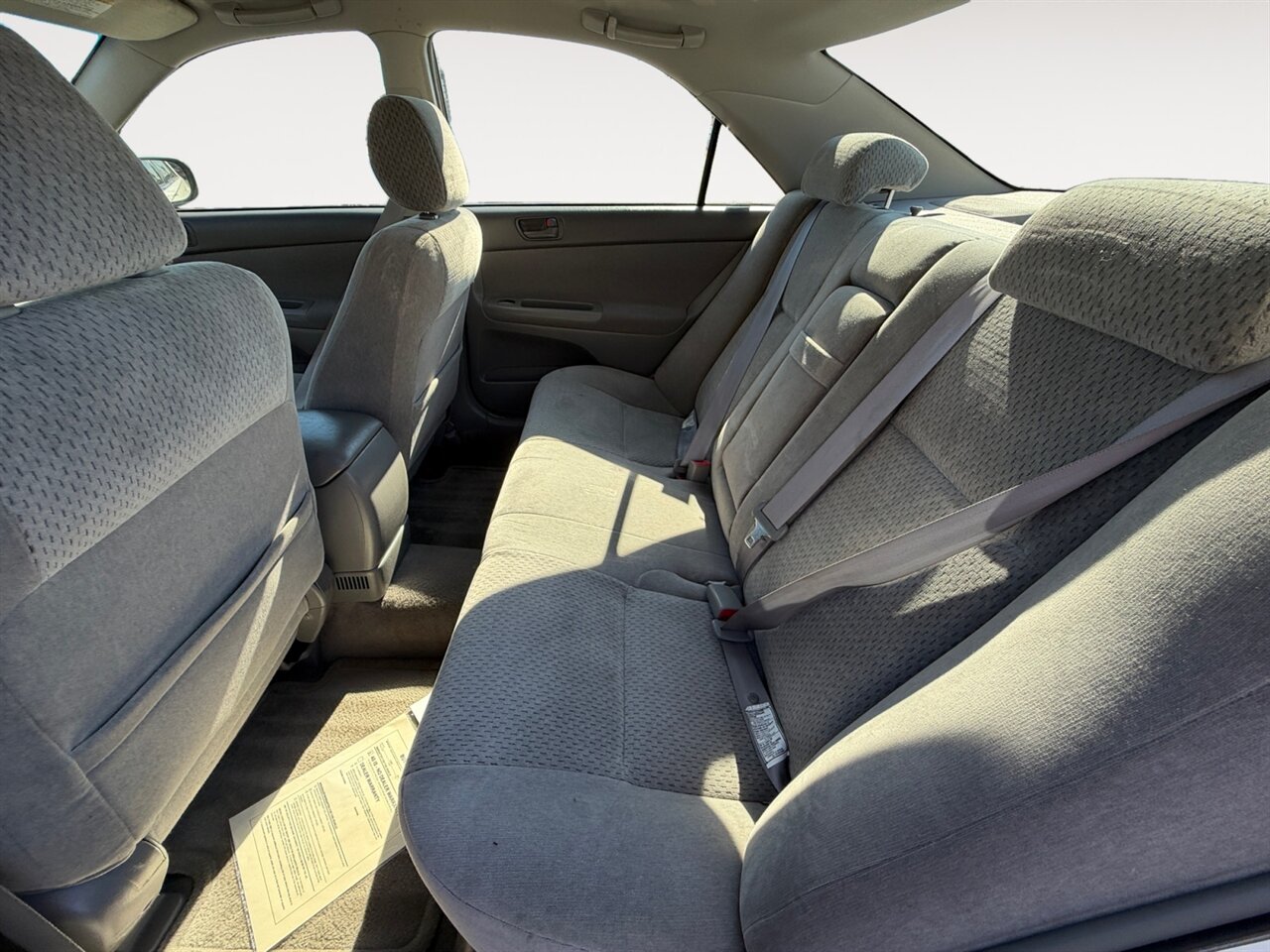 2002 Toyota Camry LE in White — thumbnail 14 of 27