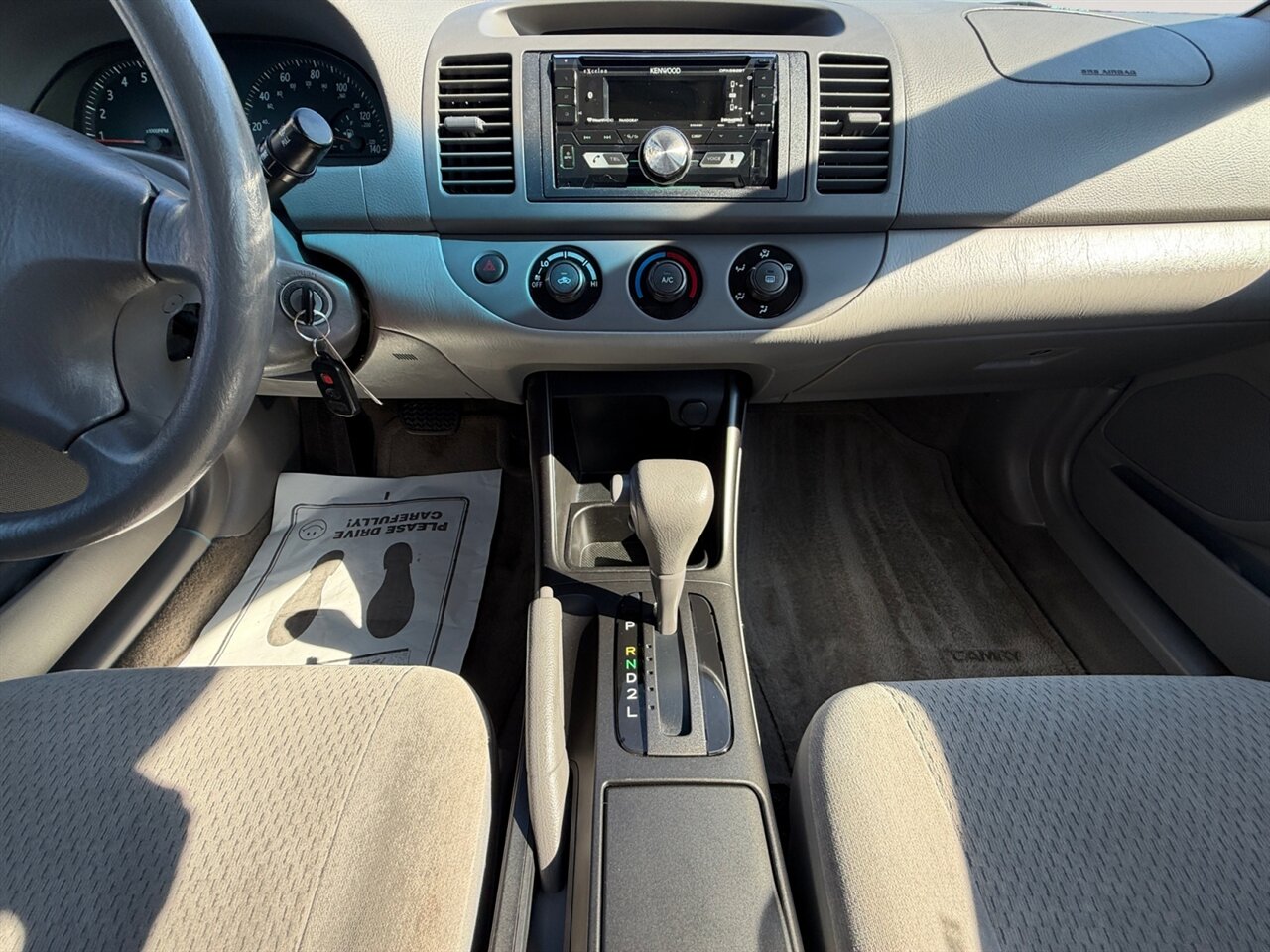 2002 Toyota Camry LE in White — thumbnail 12 of 27