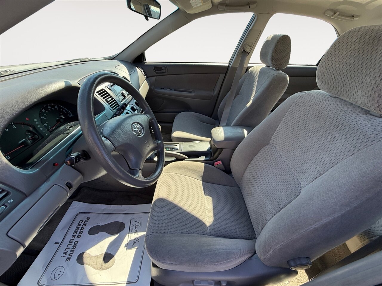 2002 Toyota Camry LE in White — thumbnail 24 of 27