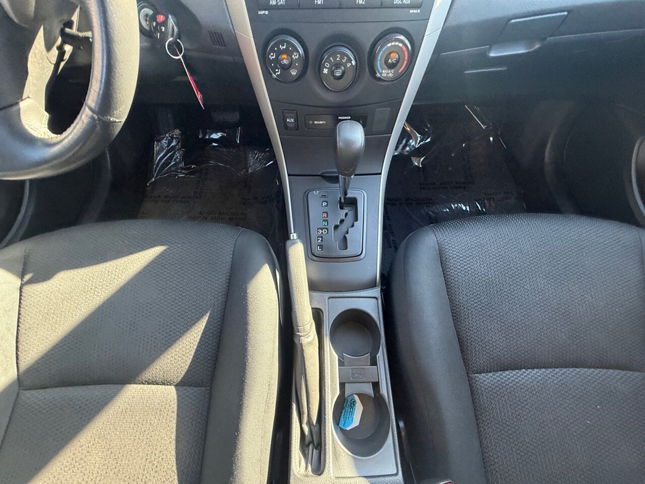 2009 Toyota Corolla LE in Silver — thumbnail 12 of 21