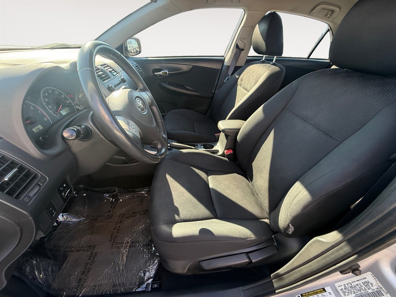 2009 Toyota Corolla LE in Silver — thumbnail 10 of 21