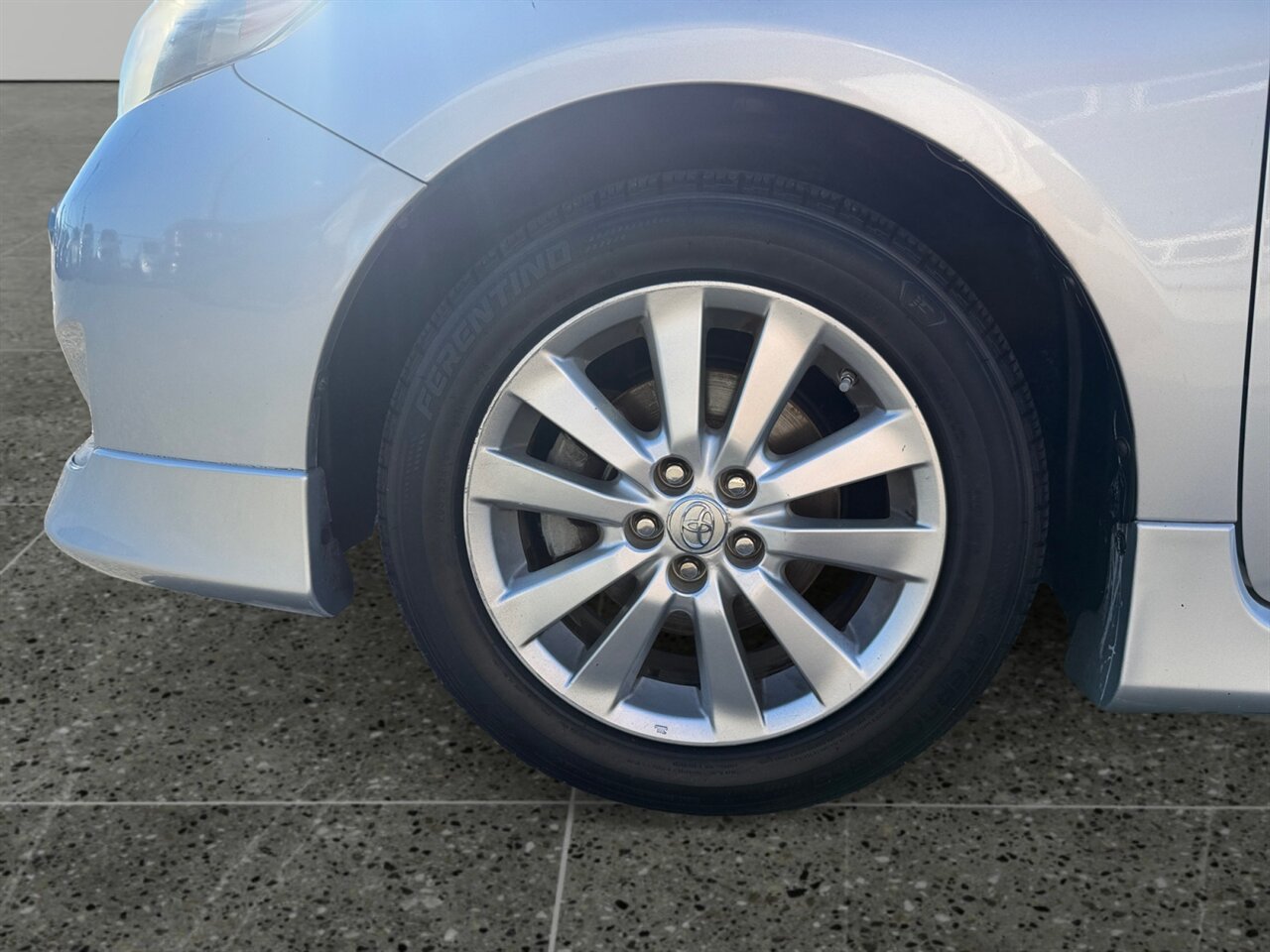 2009 Toyota Corolla LE in Silver — thumbnail 15 of 21