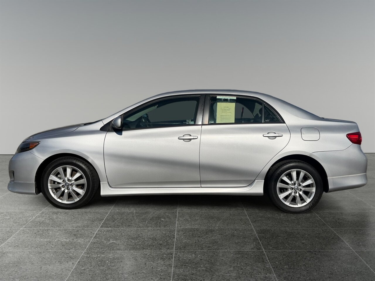 2009 Toyota Corolla LE in Silver — photo 2 of 21