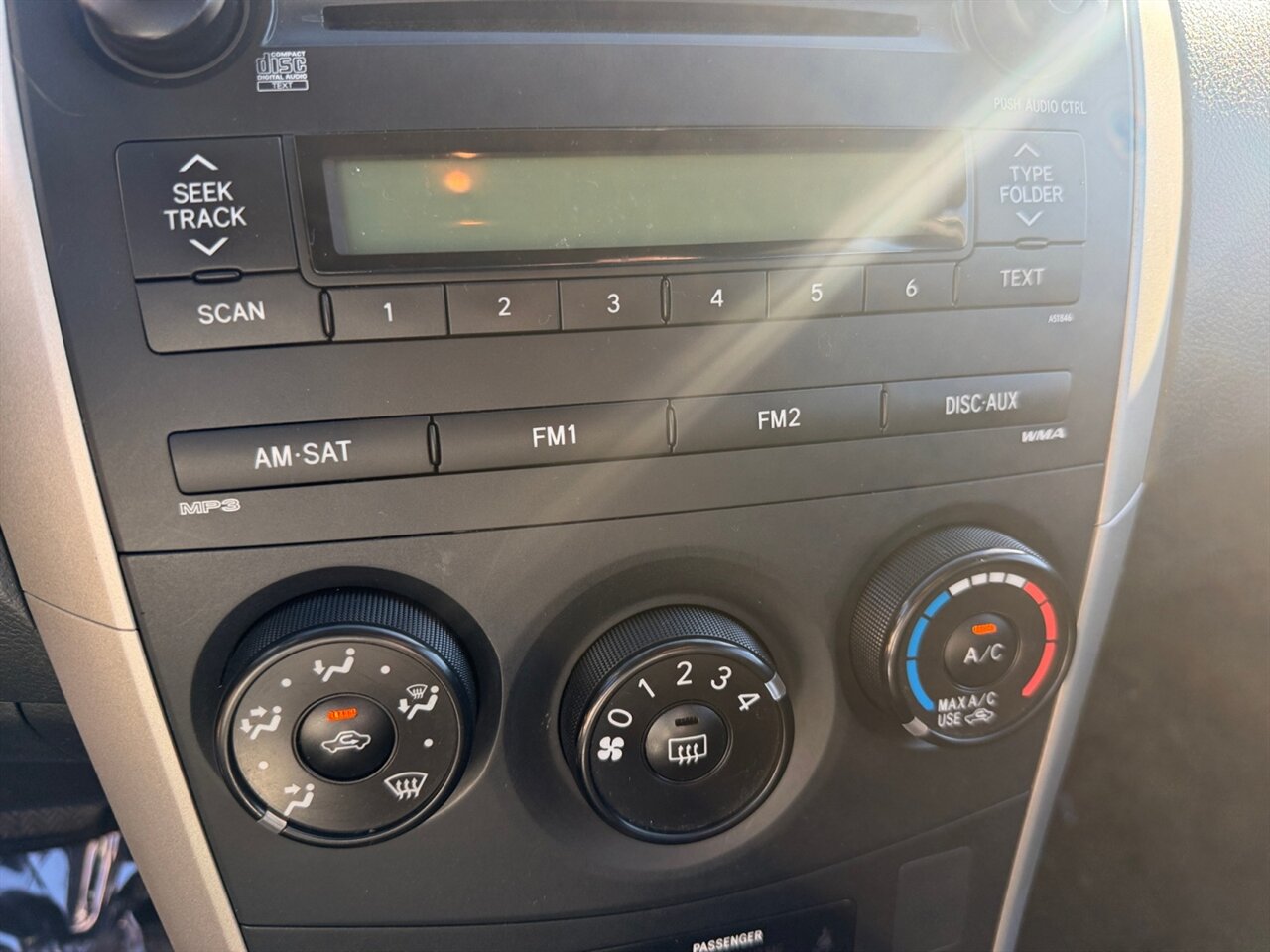 2009 Toyota Corolla LE in Silver — thumbnail 18 of 21