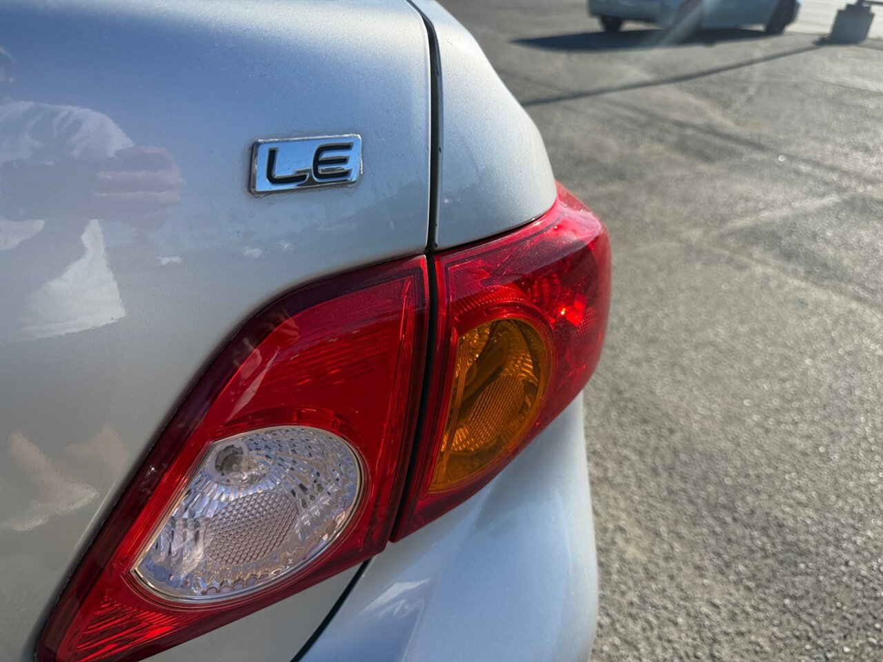 2009 Toyota Corolla LE in Silver — thumbnail 17 of 21