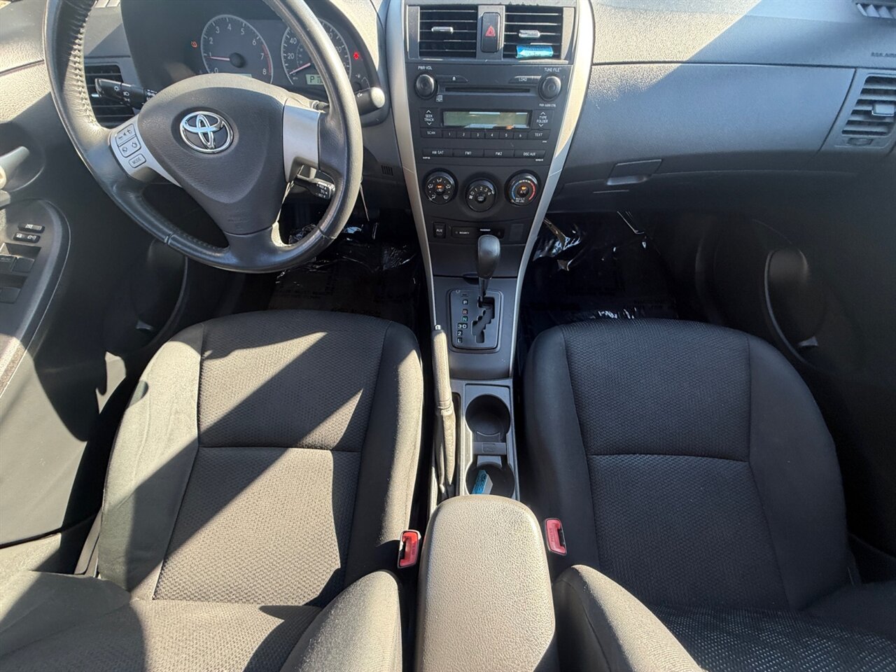 2009 Toyota Corolla LE in Silver — thumbnail 11 of 21
