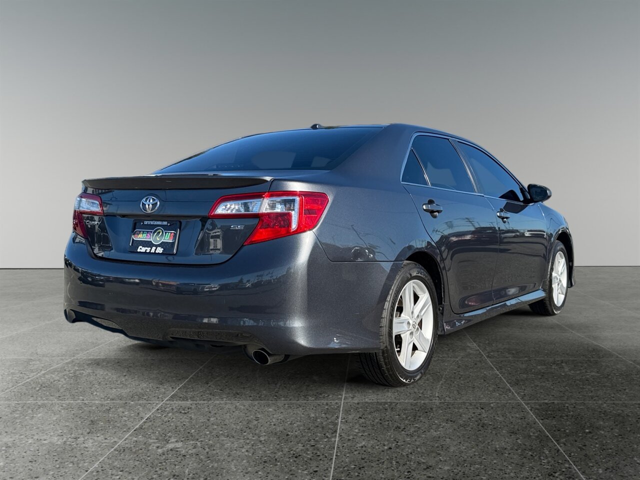 2012 Toyota Camry SE in Gray — thumbnail 6 of 23