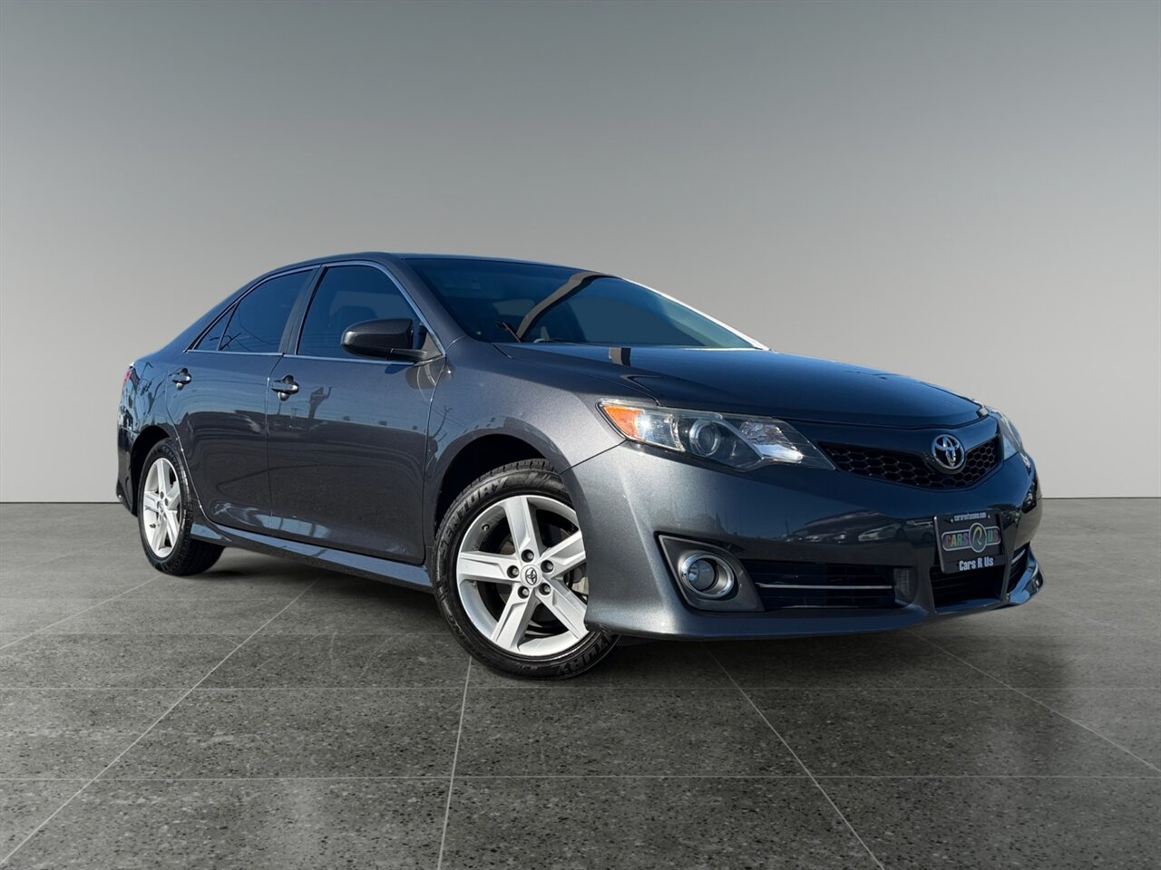 2012 Toyota Camry SE in Gray — thumbnail 8 of 23