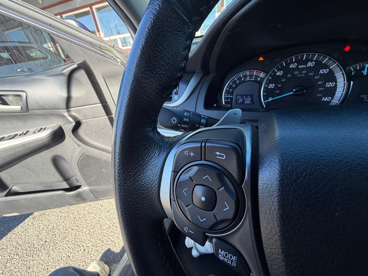 2012 Toyota Camry SE in Gray — thumbnail 18 of 23