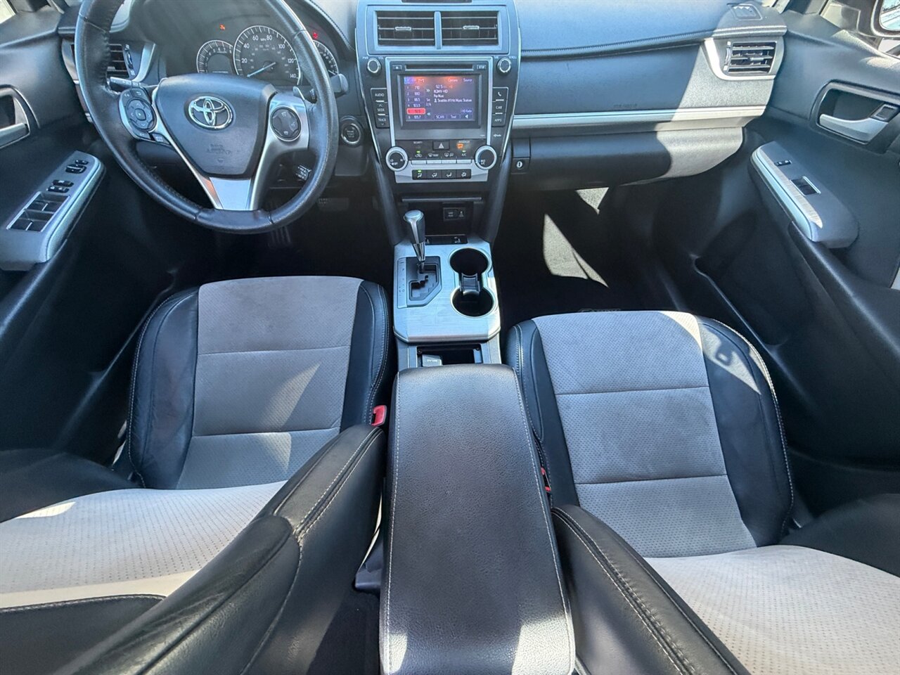 2012 Toyota Camry SE in Gray — thumbnail 11 of 23