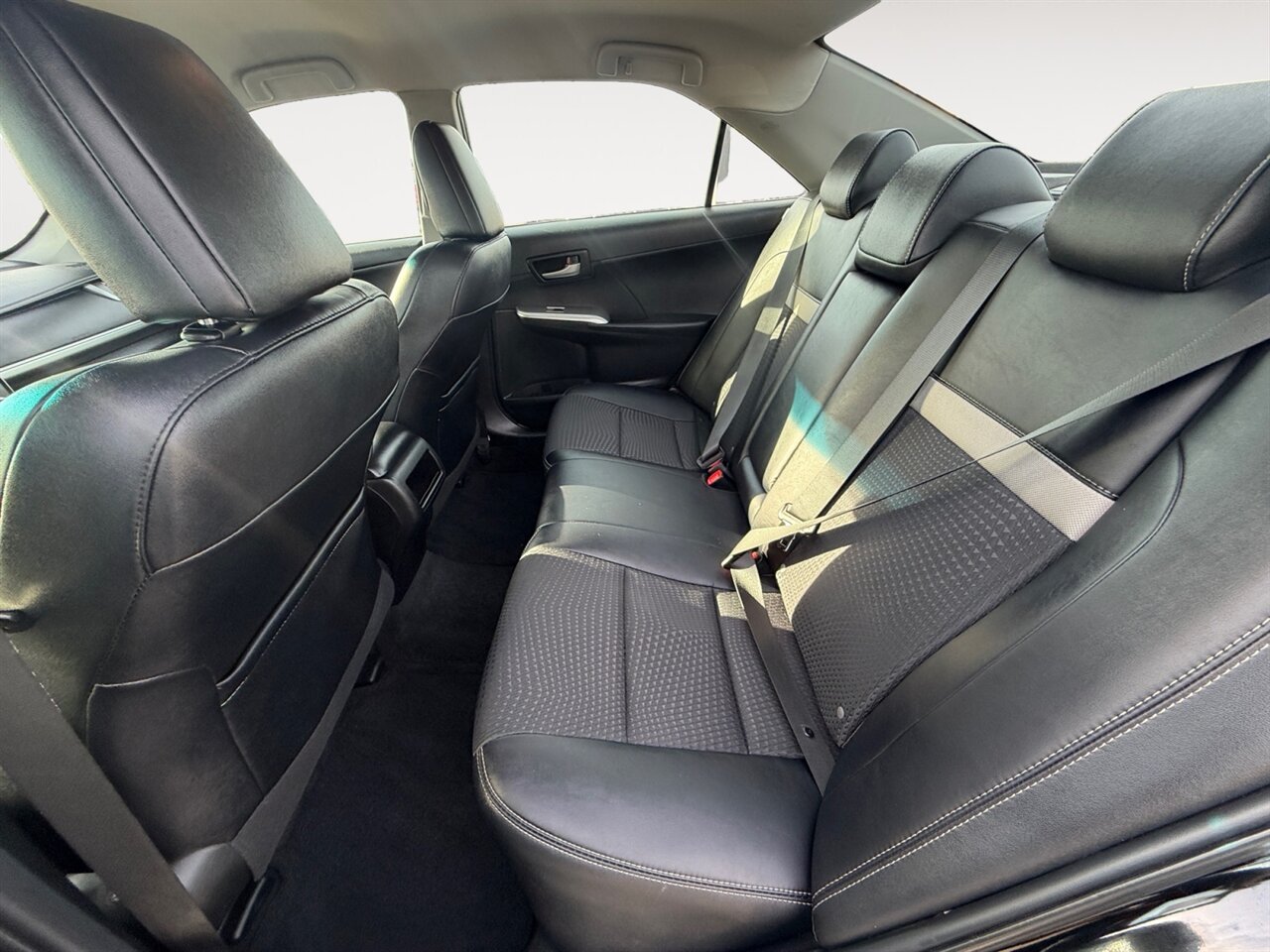 2013 Toyota Camry SE in Black — thumbnail 23 of 23