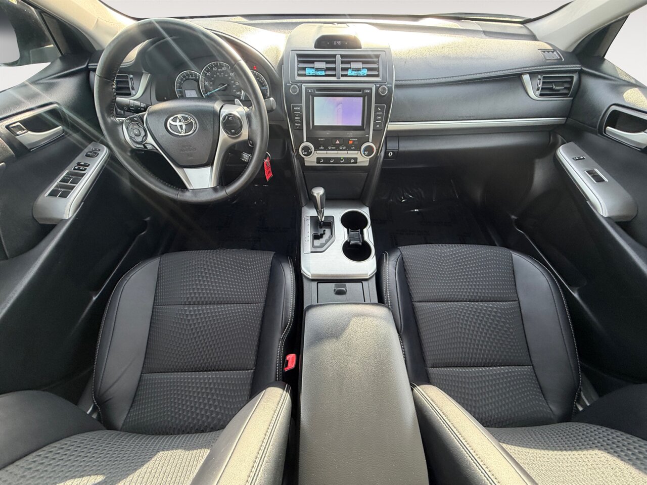 2013 Toyota Camry SE in Black — thumbnail 11 of 23