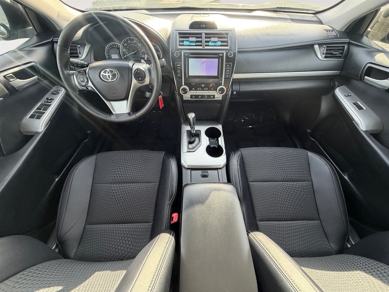 2013 Toyota Camry SE in Black — thumbnail 22 of 23