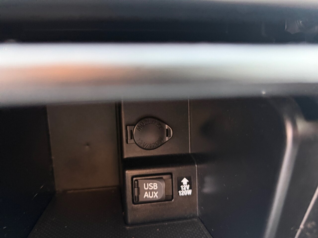 2013 Toyota Camry SE in Black — thumbnail 21 of 23