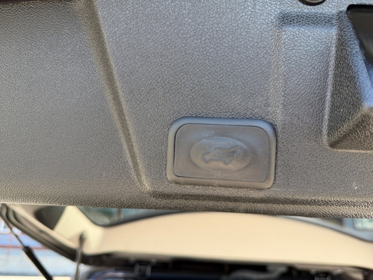 2017 Chevrolet Traverse 2LT in Gray — thumbnail 18 of 22
