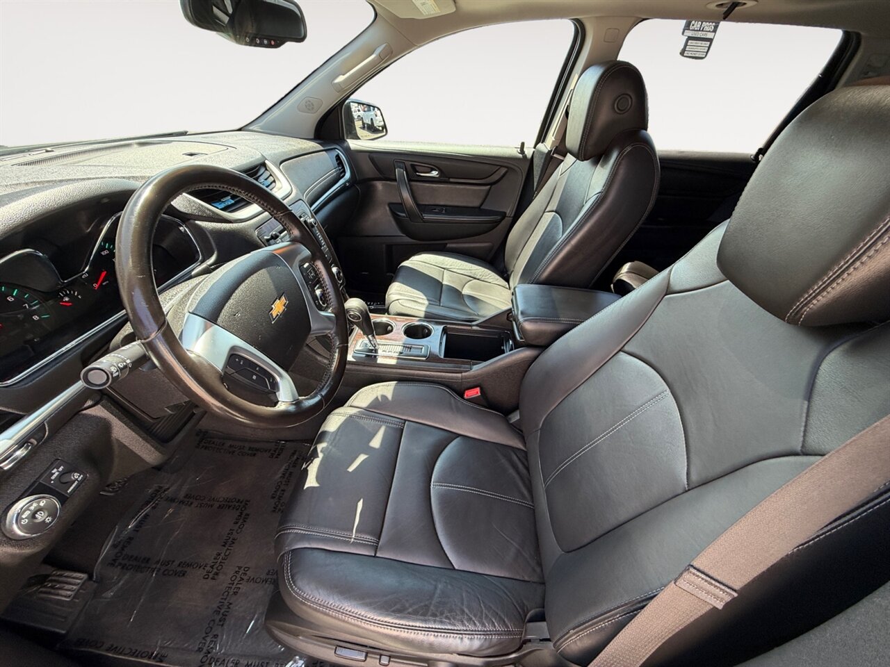 2017 Chevrolet Traverse 2LT in Gray — thumbnail 10 of 22
