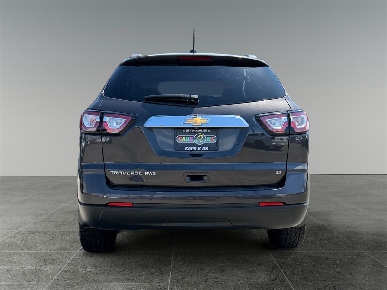 2017 Chevrolet Traverse 2LT in Gray — photo 5 of 22