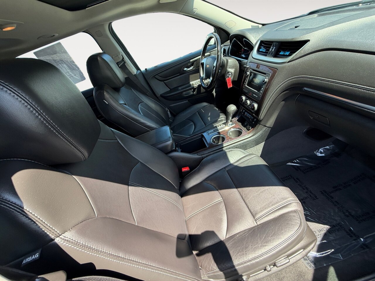 2017 Chevrolet Traverse 2LT in Gray — thumbnail 16 of 22
