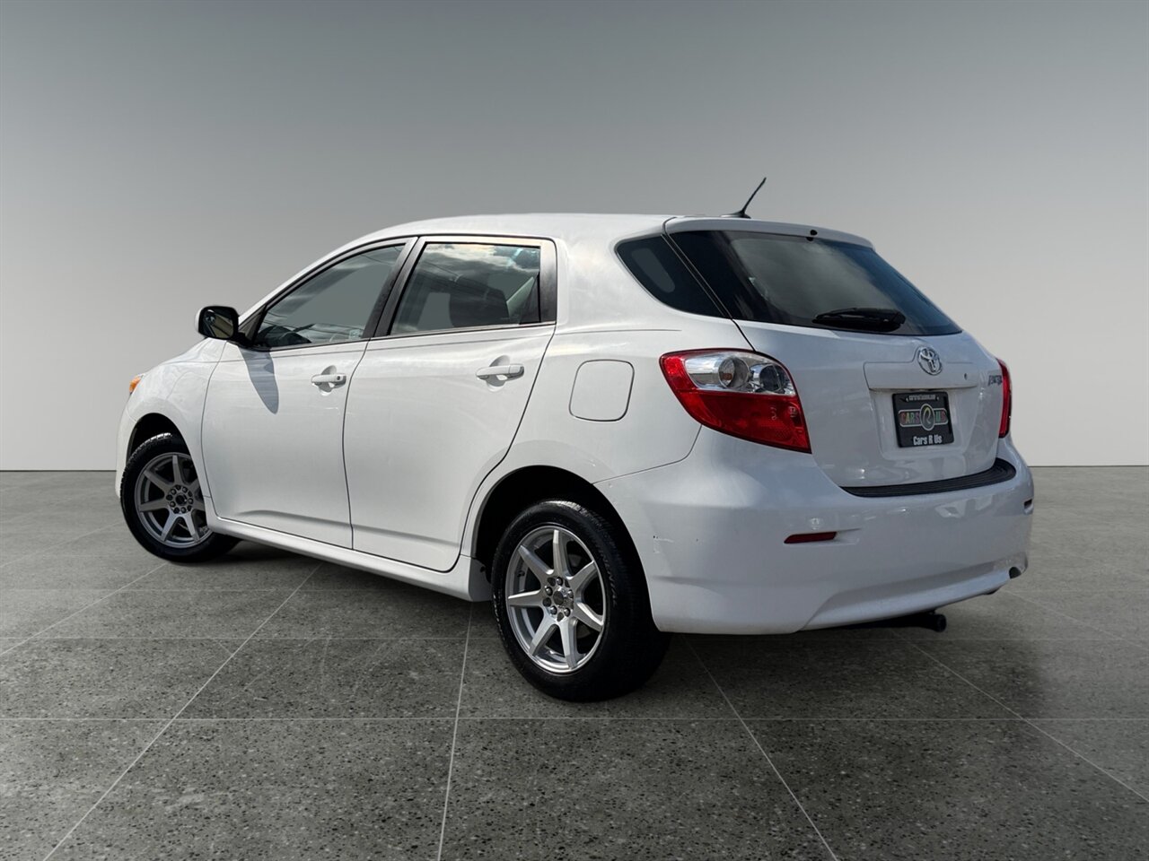 2012 Toyota Matrix L in White — photo 3 of 21