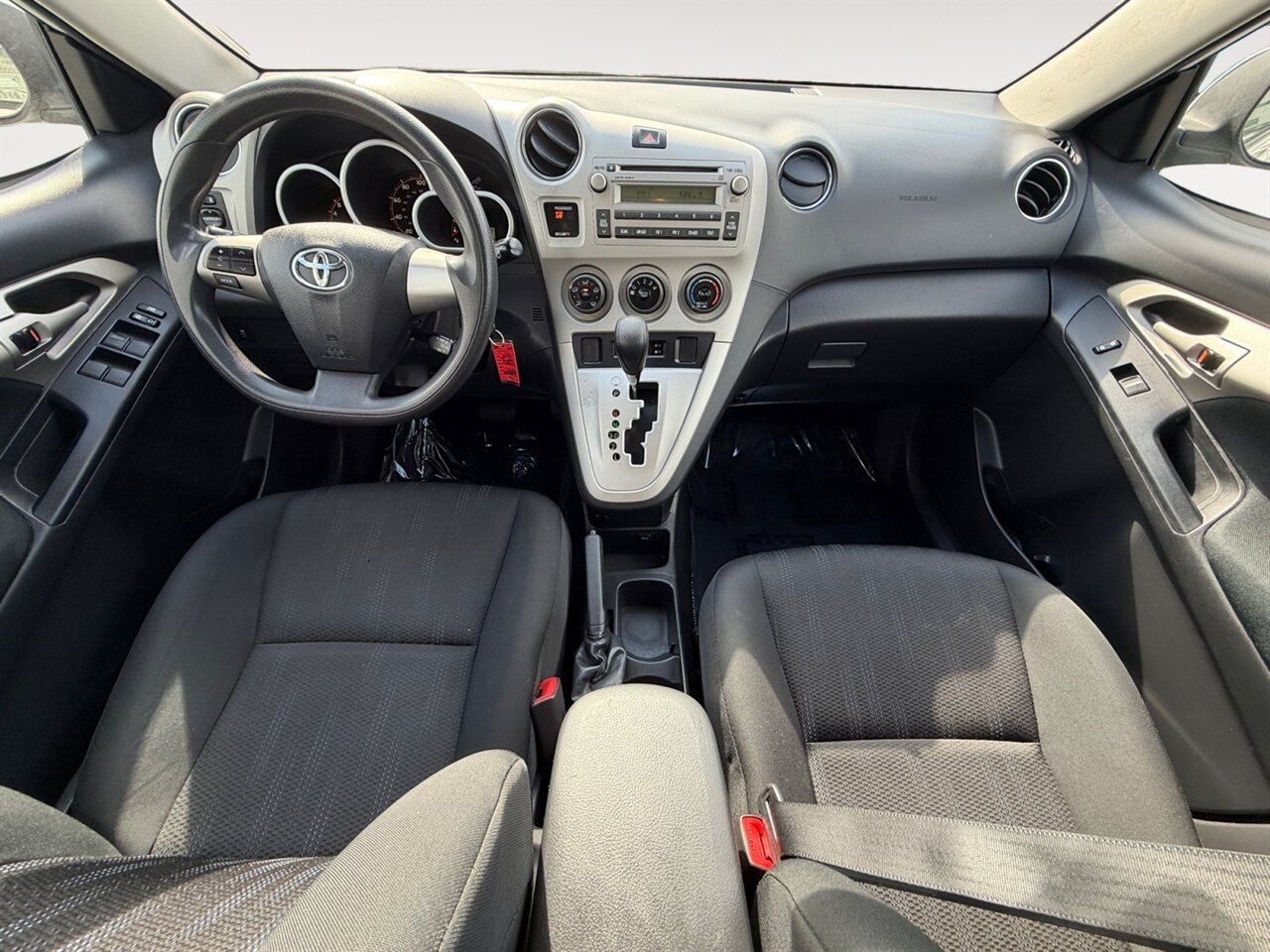 2012 Toyota Matrix L in White — thumbnail 11 of 21