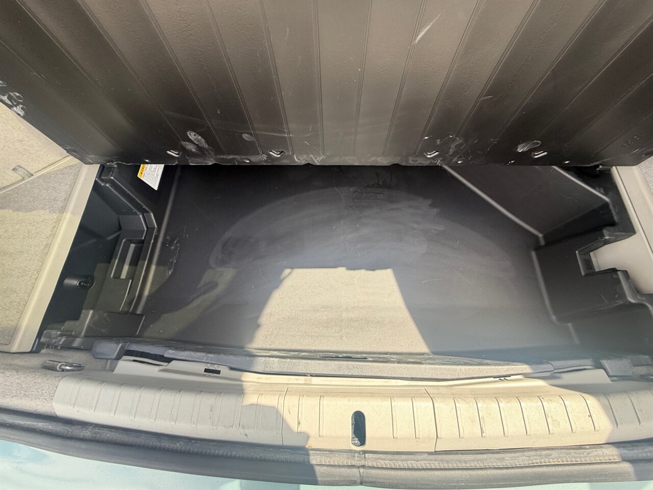 2015 Toyota Prius ZVW30L in Black — thumbnail 18 of 21