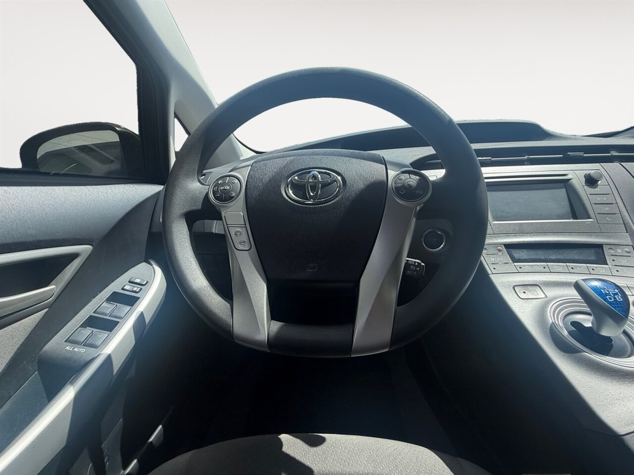 2015 Toyota Prius ZVW30L in Black — thumbnail 13 of 21