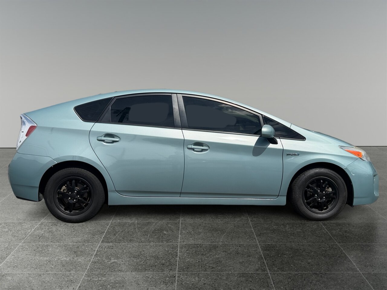 2015 Toyota Prius ZVW30L in Black — thumbnail 7 of 21