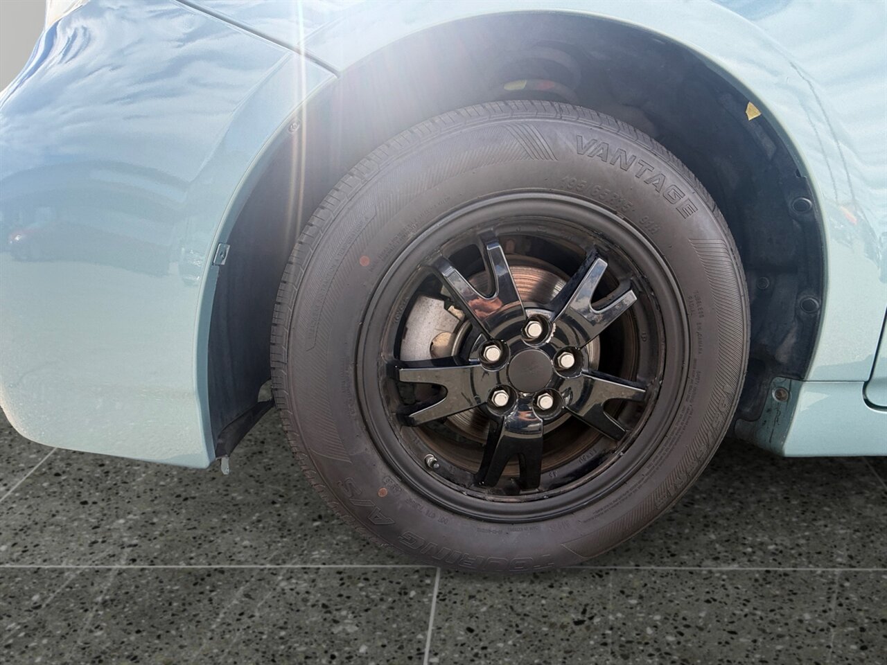2015 Toyota Prius ZVW30L in Black — thumbnail 15 of 21