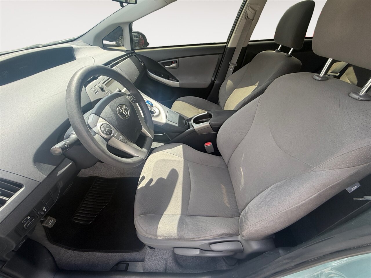 2015 Toyota Prius ZVW30L in Black — thumbnail 10 of 21
