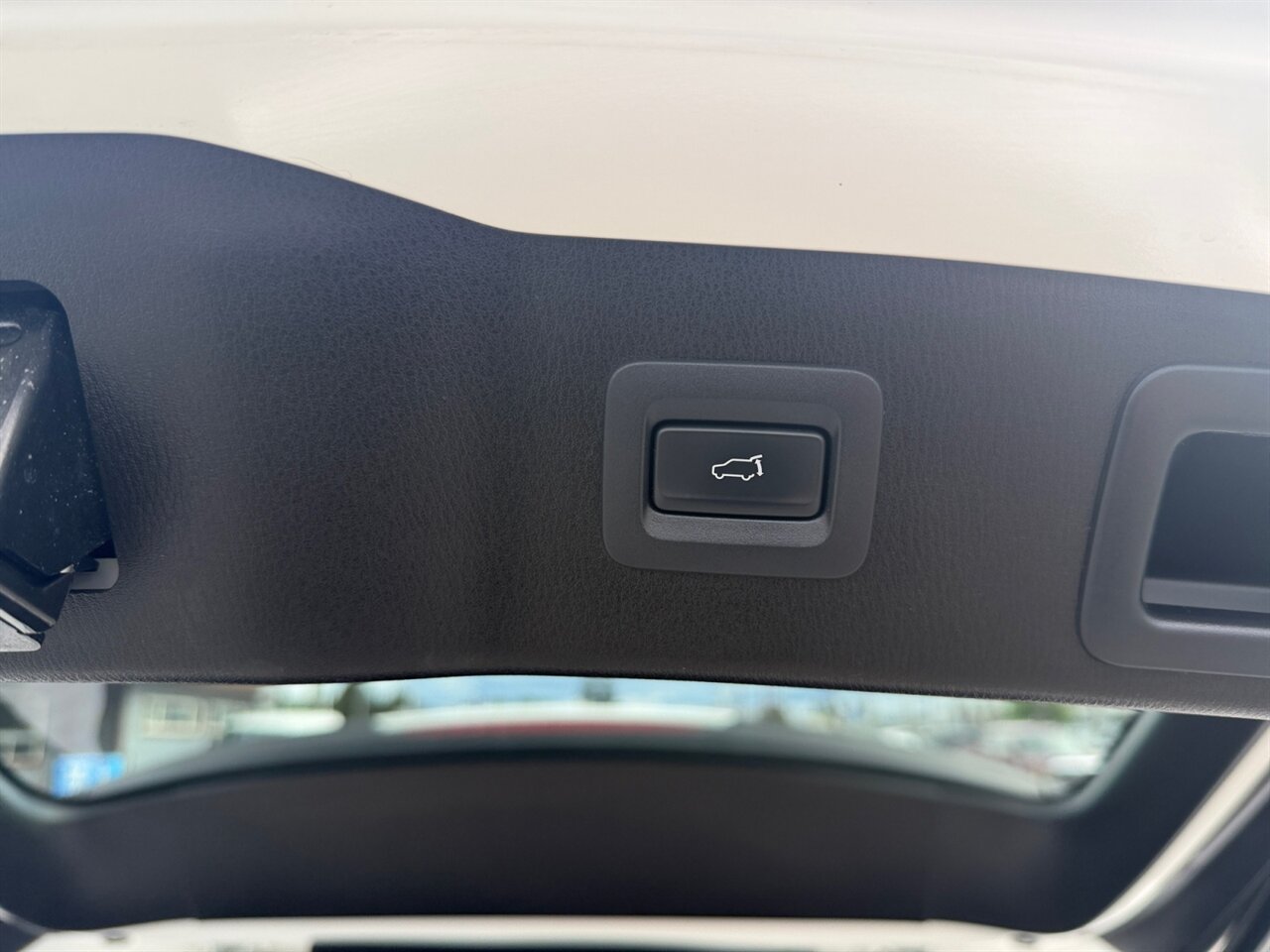 2019 Mazda CX-5 Signature in White — thumbnail 18 of 25