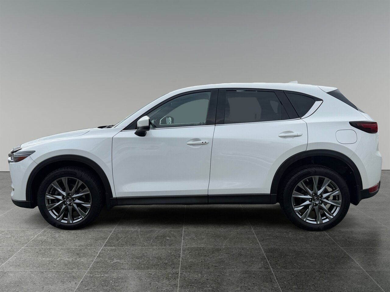 2019 Mazda CX-5 Signature in White — photo 2 of 25