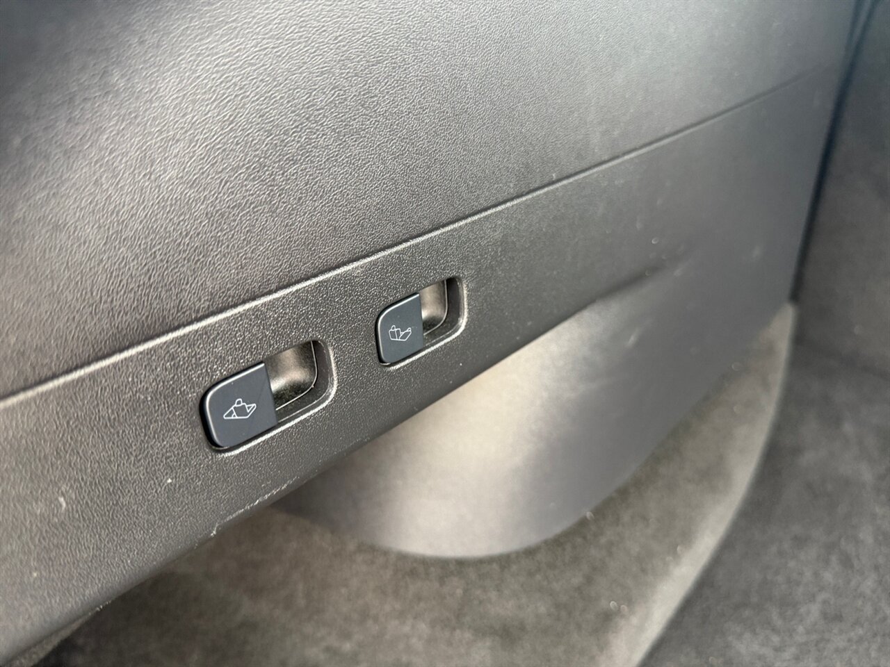 2021 Tesla Model Y Long Range in Blue — thumbnail 20 of 21