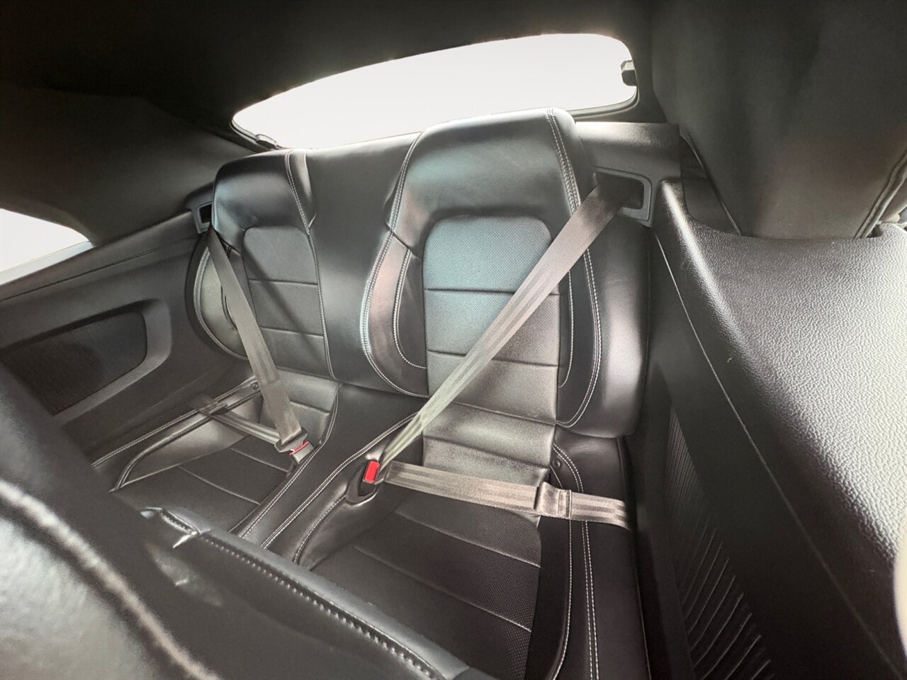 2019 Ford Mustang GT Premium in Gray — thumbnail 14 of 21