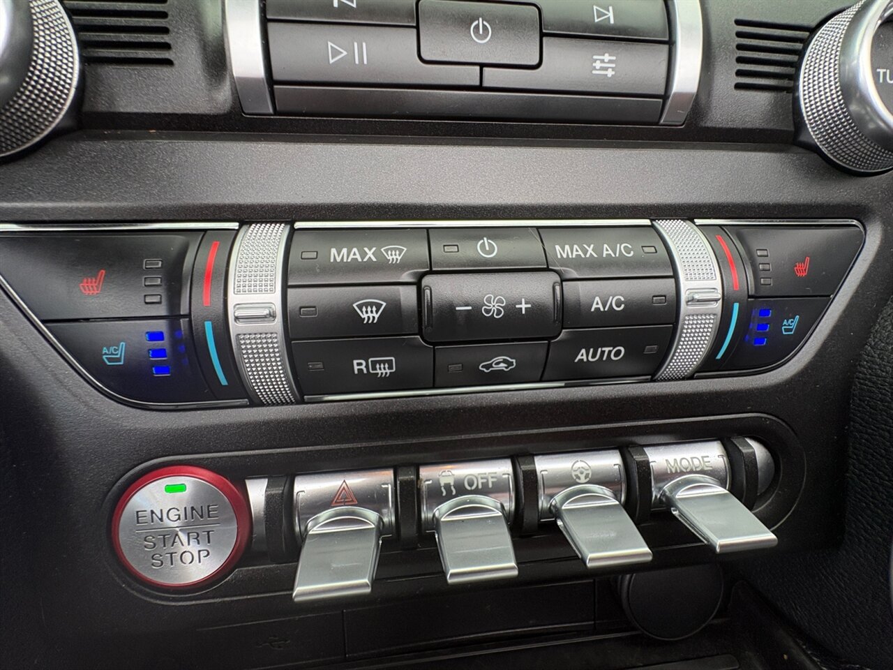 2019 Ford Mustang GT Premium in Gray — thumbnail 18 of 21