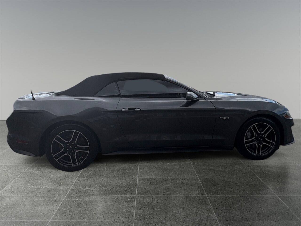 2019 Ford Mustang GT Premium in Gray — thumbnail 7 of 21