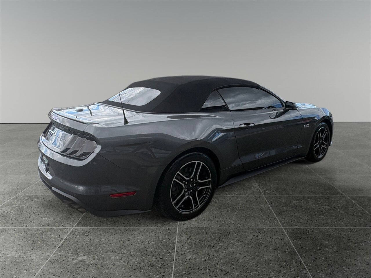 2019 Ford Mustang GT Premium in Gray — thumbnail 6 of 21