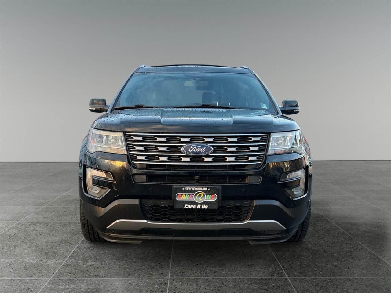 2017 Ford Explorer Limited in Black — thumbnail 9 of 23