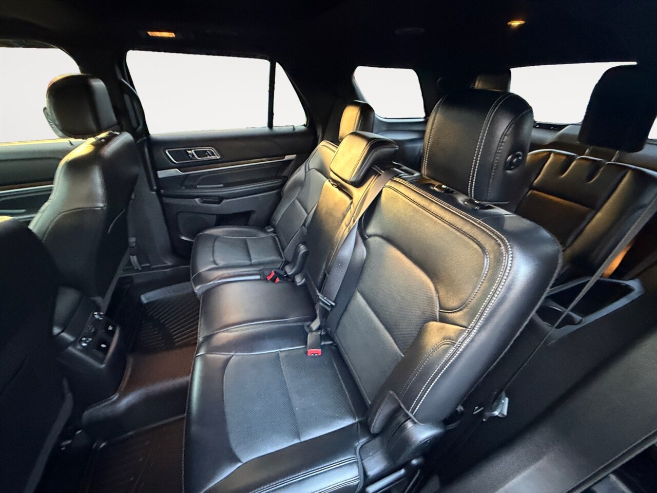 2017 Ford Explorer Limited in Black — thumbnail 14 of 23