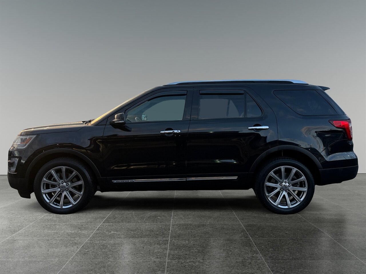 2017 Ford Explorer Limited in Black — photo 2 of 23