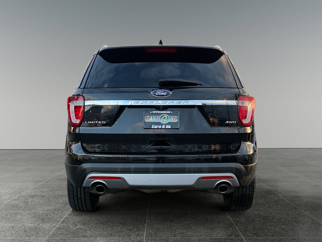 2017 Ford Explorer Limited in Black — photo 5 of 23