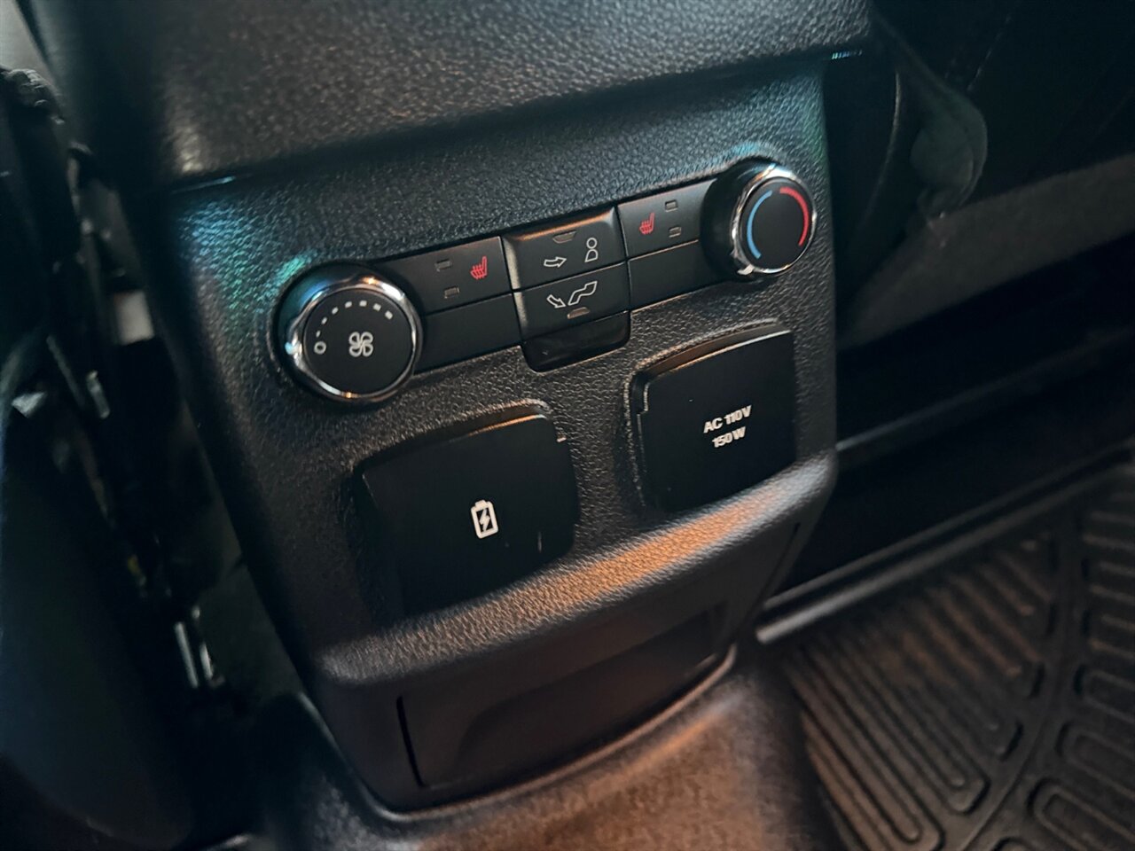 2017 Ford Explorer Limited in Black — thumbnail 23 of 23